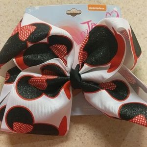 JoJo Siwa bow
